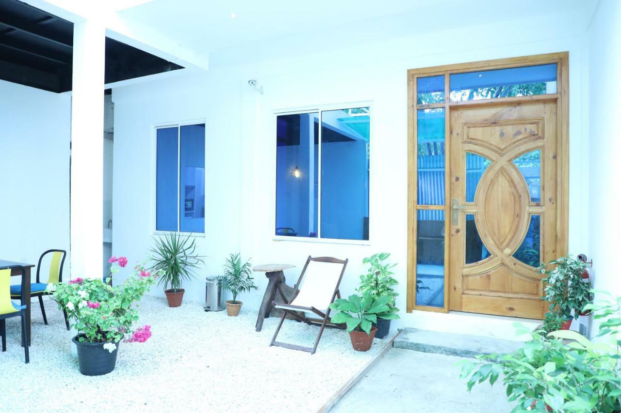 Hotel Moodhu Surf House à Himmafushi Extérieur photo